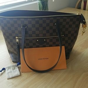 Absolutely beautiful like new IENA MM large brown